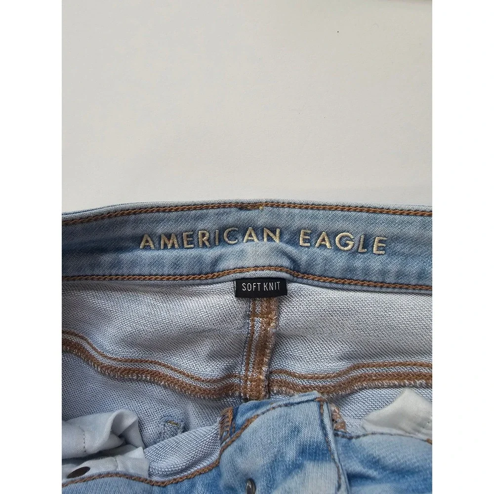 American Eagle Mom Jeans Womens 2 Light Wash High‎ Rise Frayed Y2K